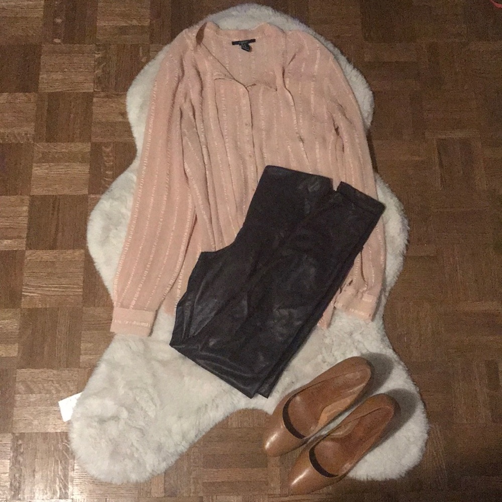 ⭐️2 for 20⭐️ F21 - Light Pink Blouse (M)